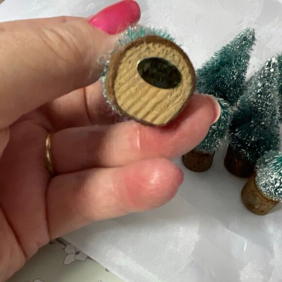 VTG 6 Cobblestone Corners Corners flocked bottle brush Christmas Trees wood base - Picture 3 of 5